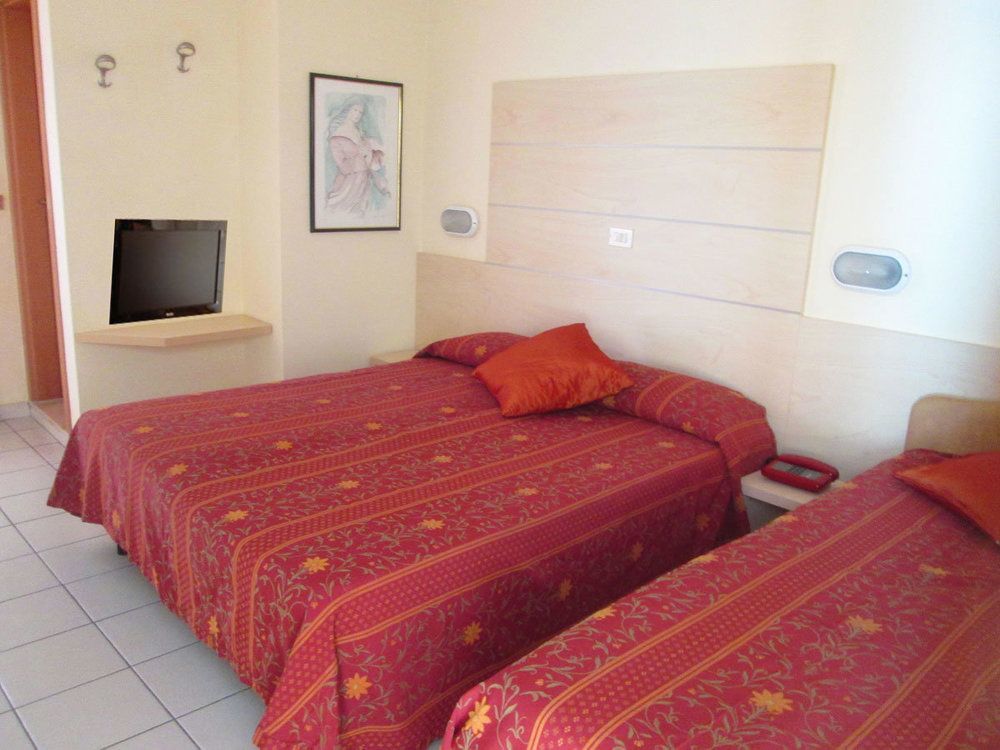 Hotel Prater Cesenatico Exterior photo